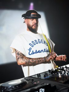 Salvatore Mancuso beim Auflegen